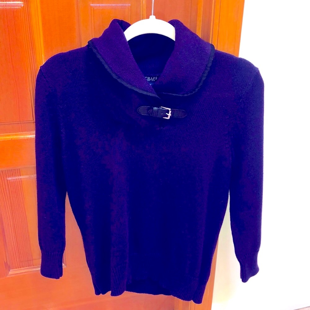 - - - Chaps beautiful purple sweater